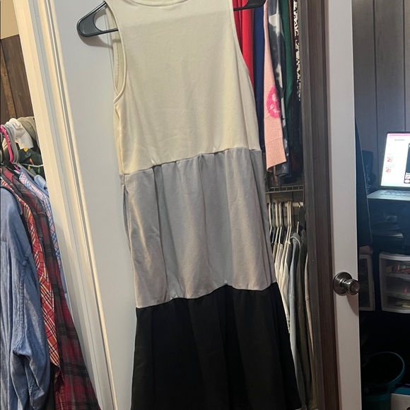 Nike Tri-Tone Sleeveless Dress - Picture 6 of 6